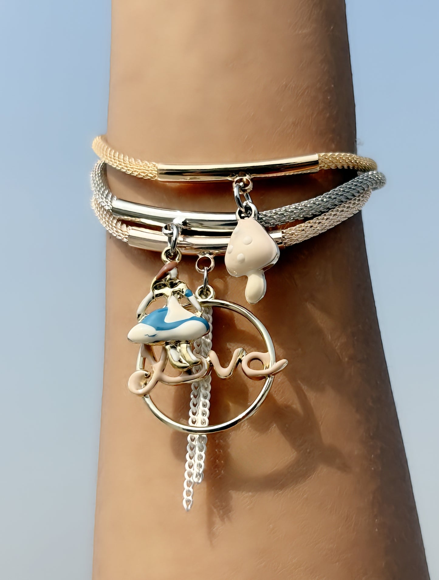 CHARMS MAGNETIC BRACELET