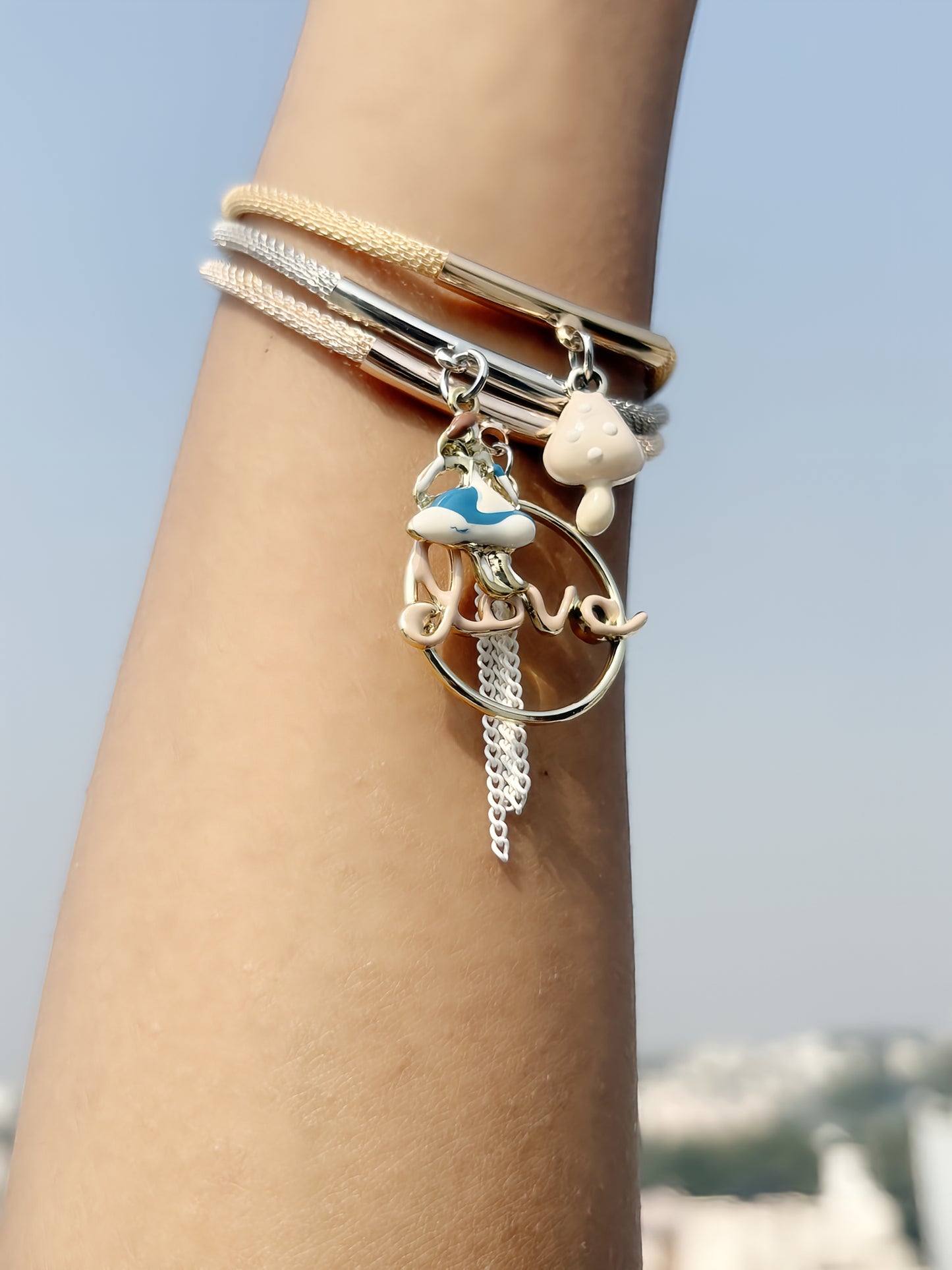 CHARMS MAGNETIC BRACELET