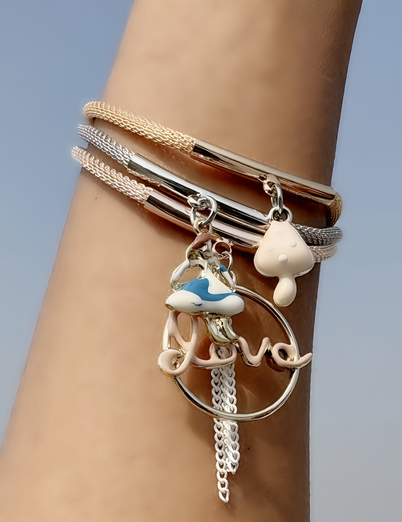 CHARMS MAGNETIC BRACELET