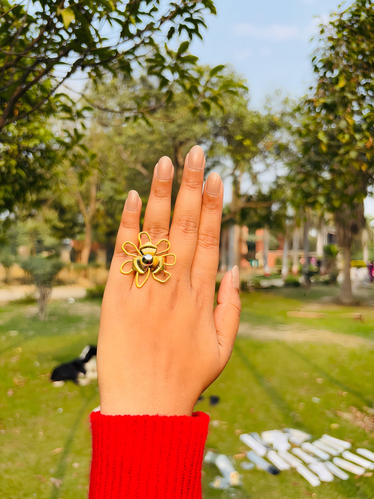 GOLDEN DAISY RING