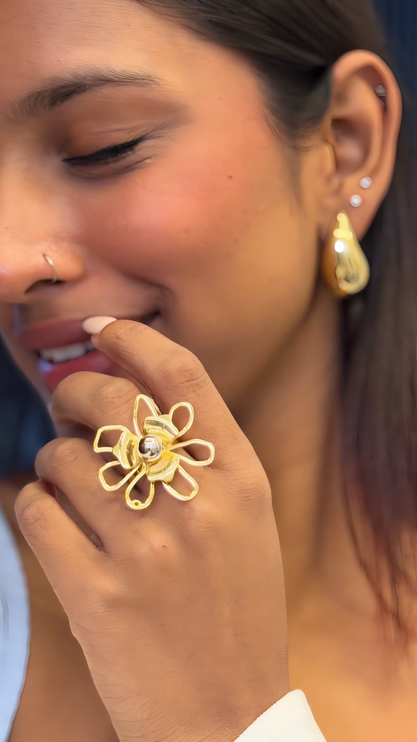 GOLDEN DAISY RING