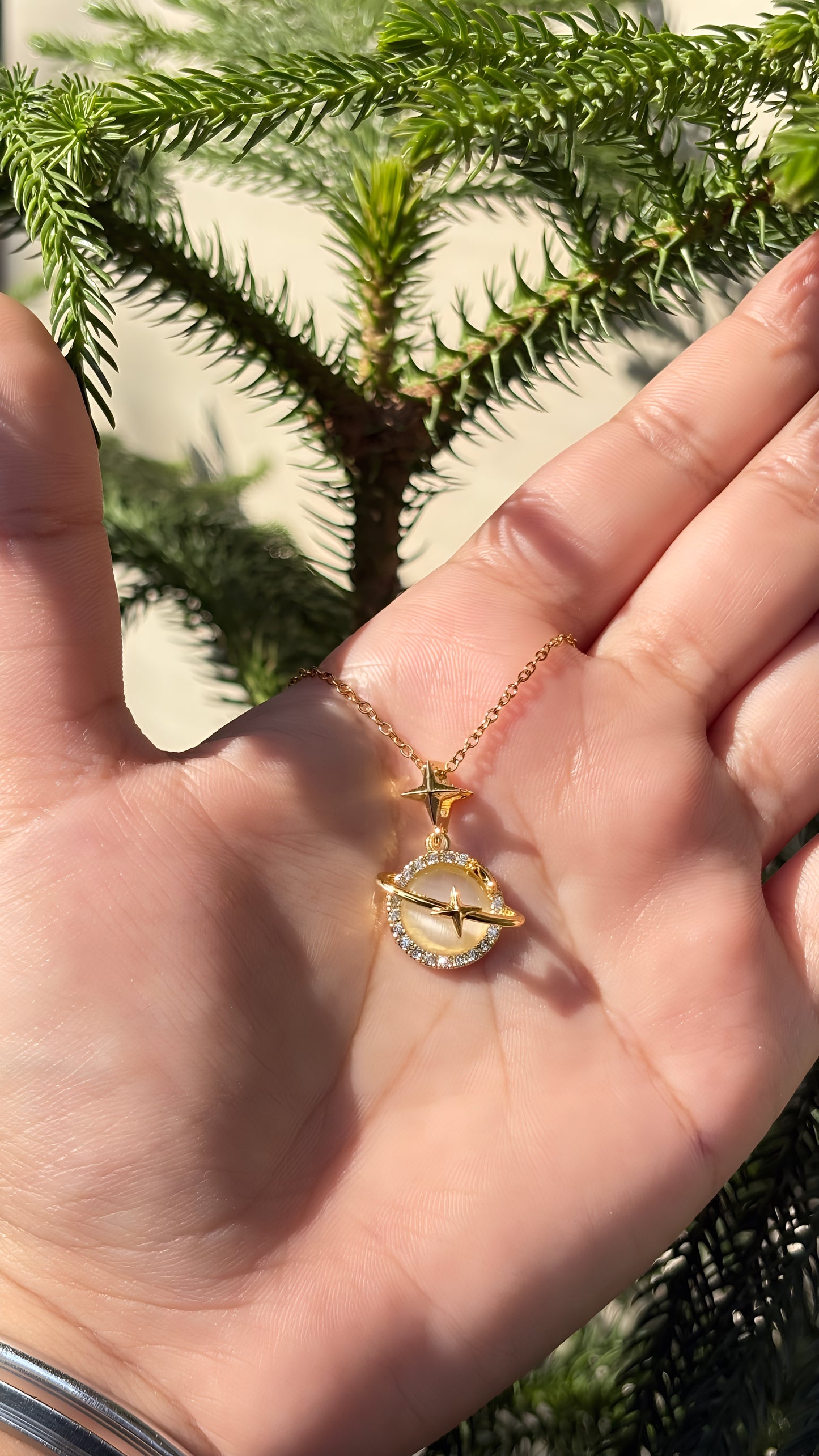 GOLDEN STAR PENDANT