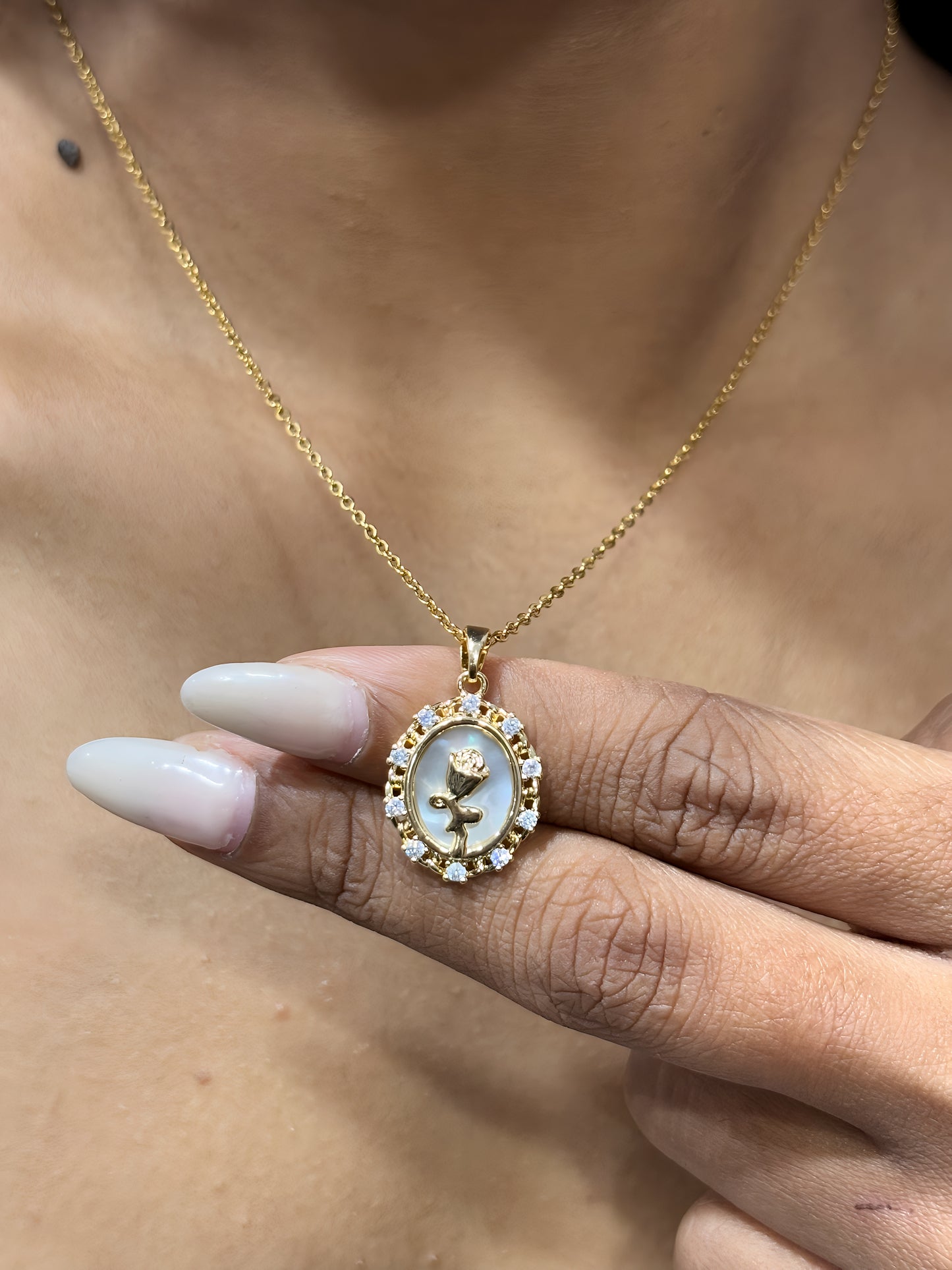 ROYAL ROSE MEDALLION PENDANT