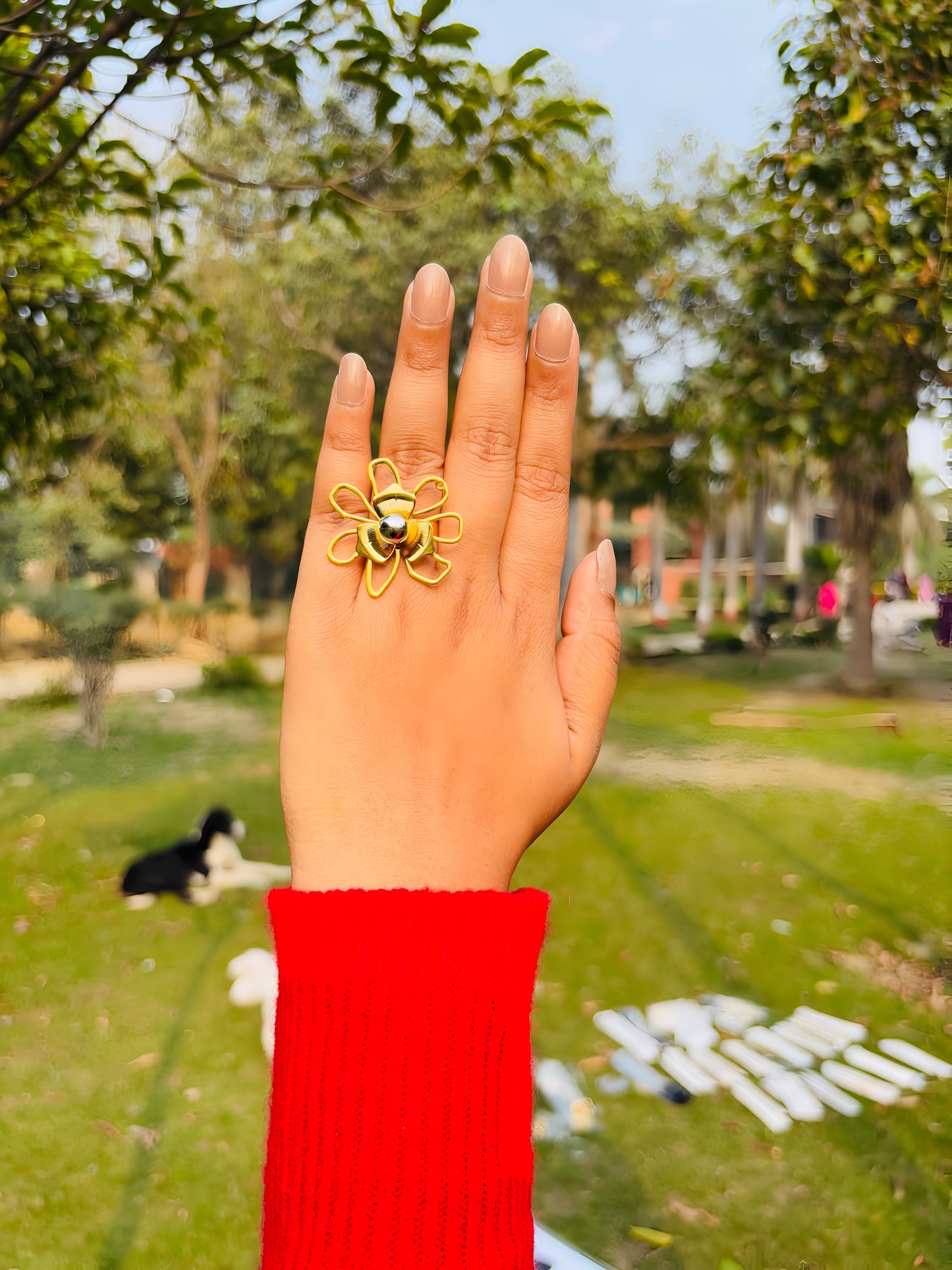 GOLDEN DAISY RING