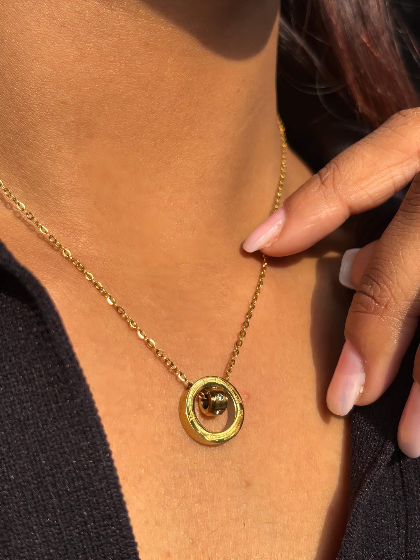 ROMAN ELEGANCE PENDANT