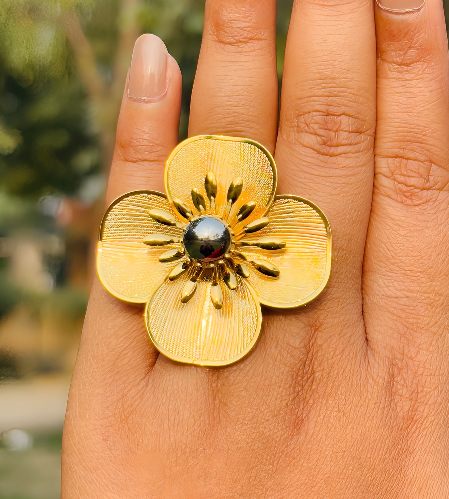 PETAL GLOW RING