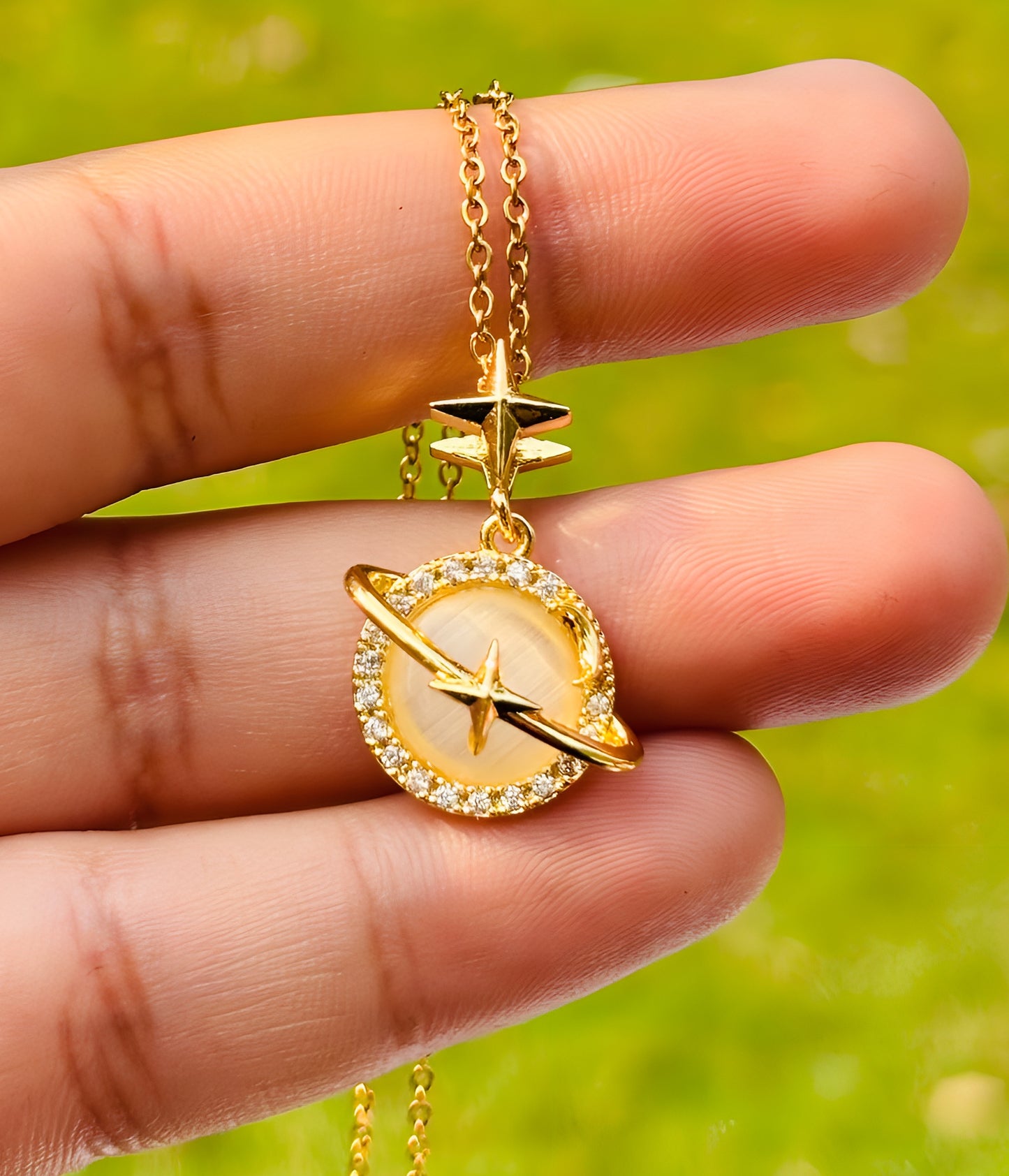 GOLDEN STAR PENDANT