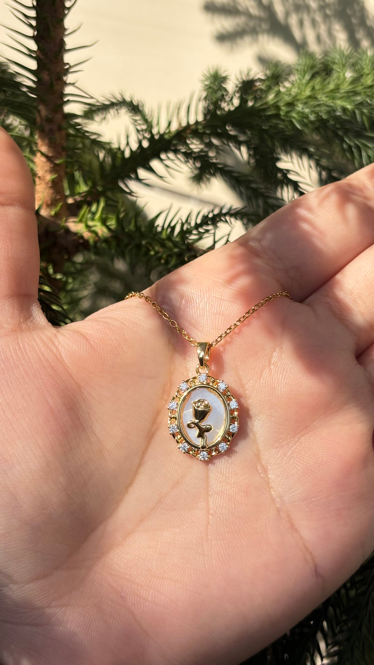 ROYAL ROSE MEDALLION PENDANT