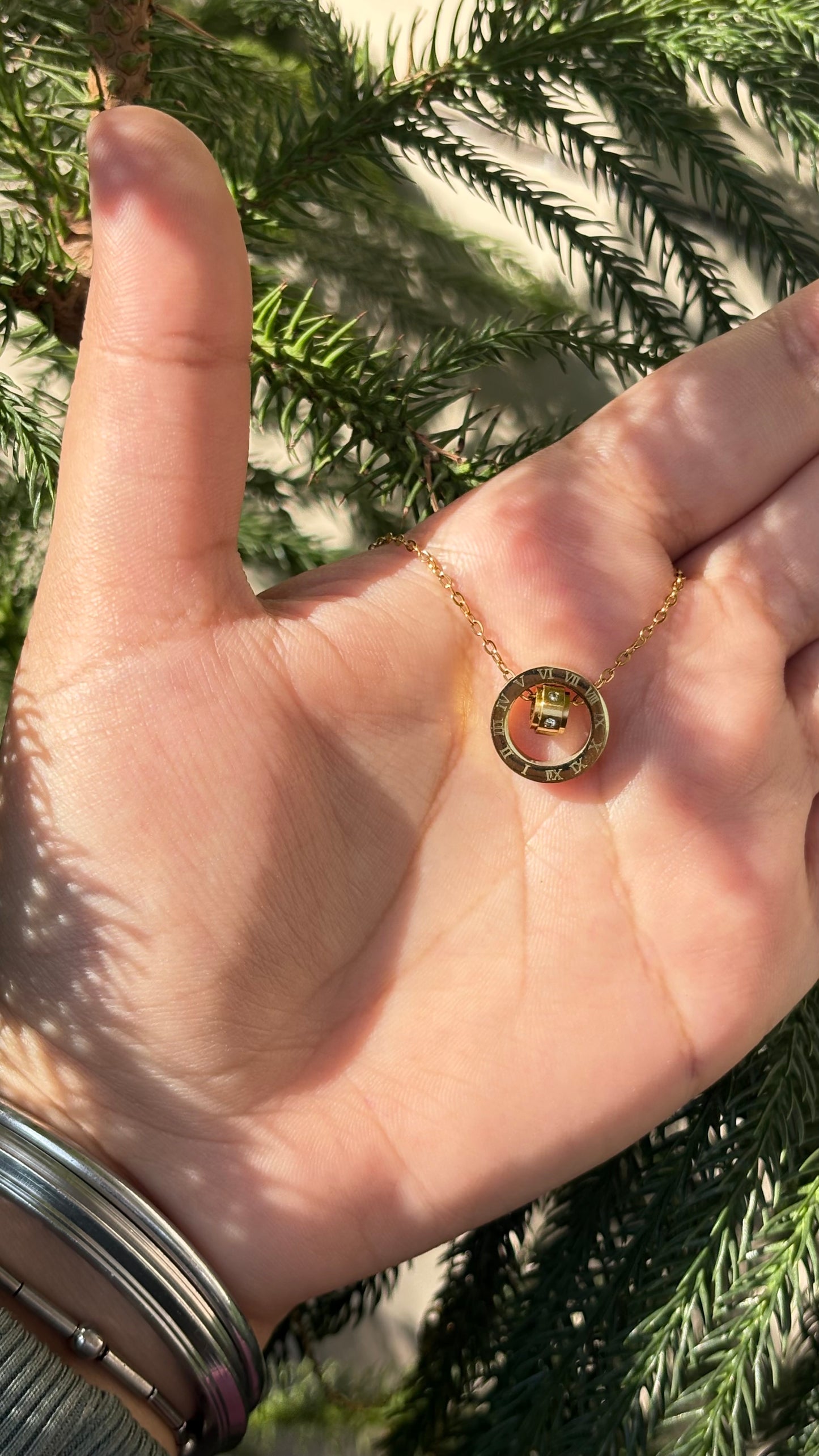 ROMAN ELEGANCE PENDANT