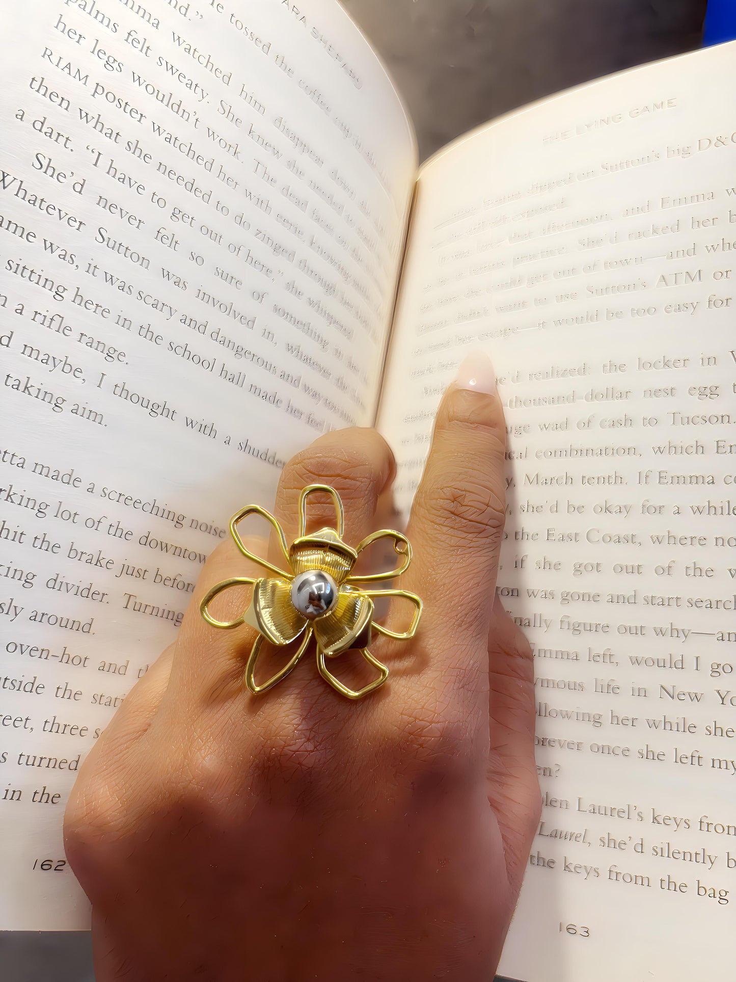 GOLDEN DAISY RING