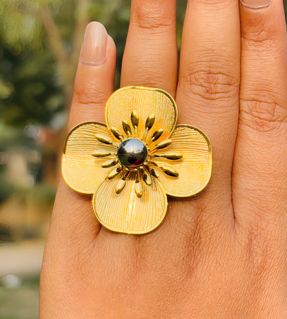 PETAL GLOW RING
