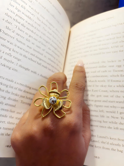 GOLDEN DAISY RING